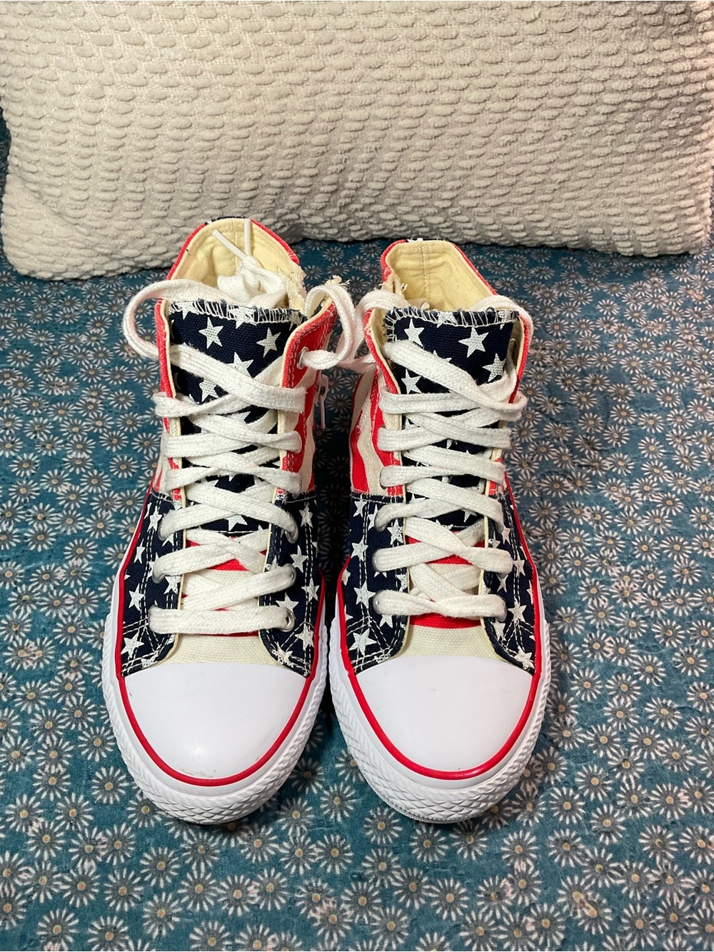 Converse Kids High-Top Sneakers in Navy, Red & White Stars